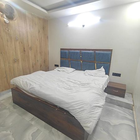 Hotel Love Inn Лакнау Екстериор снимка